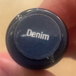 - This navy shadowsense by SeneGence